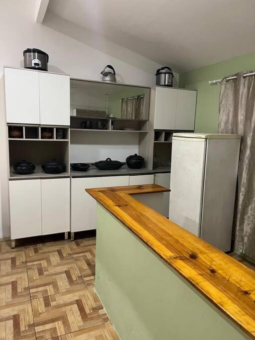Flat Em Area Com Ar Condicionado E Garagem Holiday home *